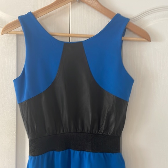 Danier Genuine Leather and stretch fabric dress in blue and black SIZE M - Picture 4 of 9